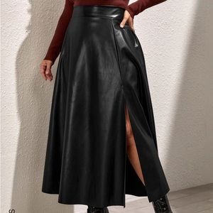 New Womens Black Vegan Leather Split Skirt 2X